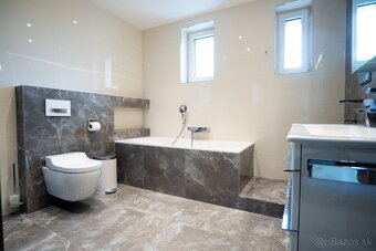 Moderný rodinný dom Krásna - 15