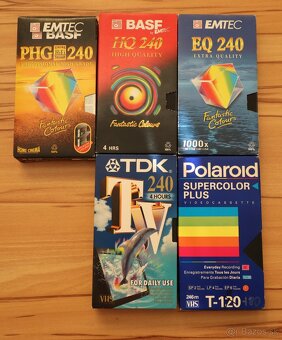 Videorekordér Panasonic hifi SVHS + 27ks kazet - 15