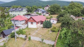 2IZB. RD S LETNOU KUCHYŇOU, SKÁROŠ - 15