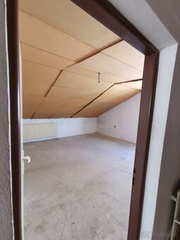 Veľkorysý dom Hosťovce - 15