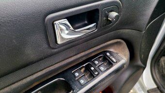 Volkswagen Golf IV kombi 1,4i - 55kw benzín - 15