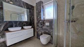 Moderný apartmán s terasou a výhľadom na more/Chorvátsko - 15