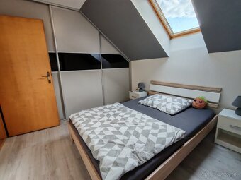 Štýlový dvojgeneračný 5-izb. dom, bazén, Trenčianska Turná - 15