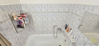 REZERVOVANÉ - Exkluzívne na predaj čiastočne prerobený 2 izb - 15