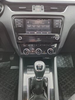 Škoda Octavia III Combi - 15