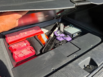 KIA SORENTO 2,5 diesel 4x4 AUTOMAT - 15