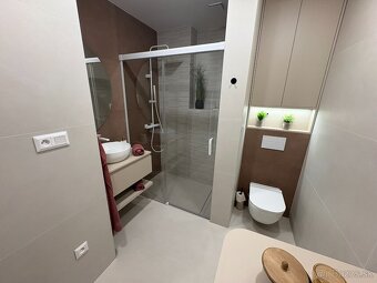 Moderný a štýlový dvojizbový byt s balkónom v centre Zvolena - 15