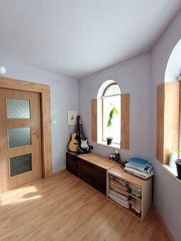 Štýlový dom v obci s výbornou občianskou vybavenosťou - 15