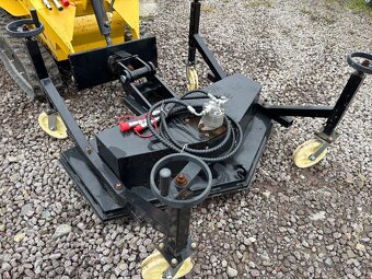 Mini nakladac 2024 - 15