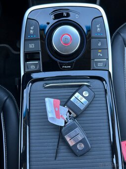 KIA e- Niro Premium Business 204ch 64KWh - 15