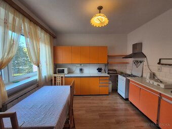 Dvojgeneračný dom s veľkorysým pozemkom 1316m2 v Trebišove - 15