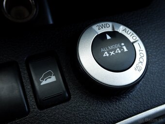 NISSAN X-TRAIL 2.0cdi 4x4 127kW - MANUAL, ŤAŽNE, PANORAMA - 15