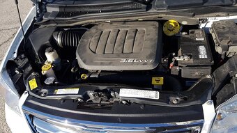 Chrysler Town&Country - 15