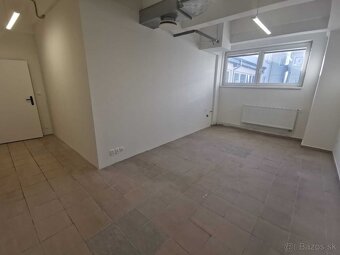 Prenájom kancelárskych priestorov v OD Prior v širšom centre - 15