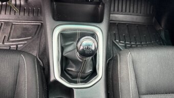 Toyota Hilux DC 2.4 I D-4D Live 4x4 - 15