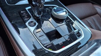 BMW X7 xDrive 30d AT M-PACKET 7M odpočet DPH - 15