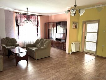 Na predaj: Priestranný rodinný dom s dvoma bytovými jednotka - 15