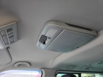 Predám Volkswagen T5 Multivan Highline - 15