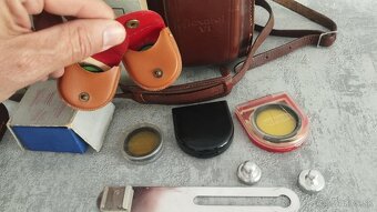 Starý fotoaparat Flexaret s příslušenstvím - 15
