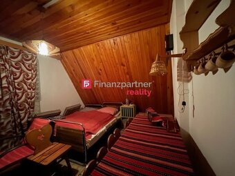 Ježidedko-Ježibabka s MHD - veľká murovaná chata nad Ruskou. - 15