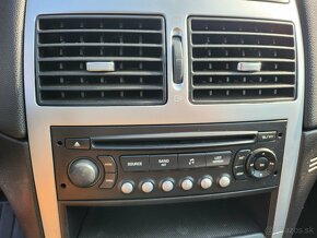 Rozpredám na diely... Peugeot 307 1.6 hdi - 15