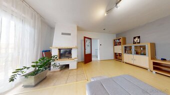Dvojgeneračný RD, pozemok 576m, bazén, garáž,ul. Pod Lipovým - 15