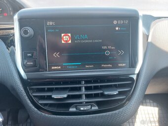 Peugeot 208 1.2  PureTech STYLE - 15