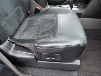 Mitsubishi Pajero 3,2 Di-D Aut. 4x4 Kůže 7.míst ČR 2006 - 15