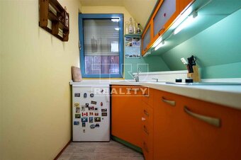 Rezervované: Atypický rodinný dom s prístavbou – bývanie... - 15