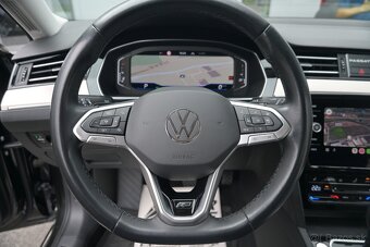 Volkswagen Passat Variant 2.0 TDI Elegance 4Motion DSG - 15