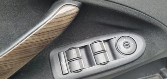 Ford C-Max 1.6 TDCi Duratorq  Ghia  80kw    /  r.v. 2010 / - 15