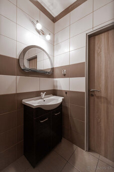 Na predaj priestranný 3-izbový byt s balkónom a loggiou v ob - 15
