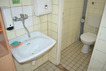 HOLÍČ na predaj budova v blízkosti centra mesta - 15
