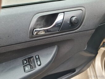 Škoda Fabia Sedan 1.2 - 47 KW - M5 - 15