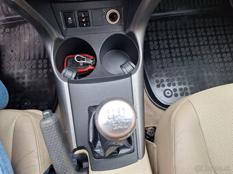 Toyota RAV4 2.2l D-4D 150 Lux - AJ NA SPLÁTKY  - 15
