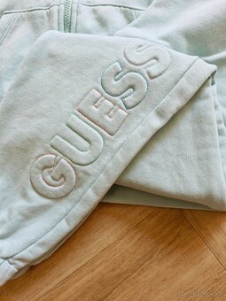 Guess cierno strieborna a tyrkysova teplakova suprava - 15