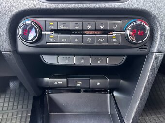 Kia CEED SW 1,5TGDi 118kW MT6 GOLD PLUS - 15