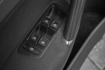 Volkswagen Golf 7 Combi 2.0 TDI - 15