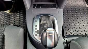 Volkswagen Touran 2.0 TDI Comfortline DSG - 15