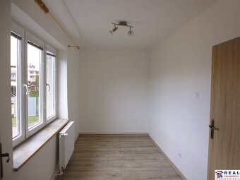 MALÝ ŠARIŠ: Novo-zrekonštruovaný 3-izbový byt so spotrebičmi - 15