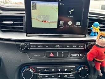 Kia Ceed 1.4 T-GDi Gold, 103 kW, 2019, benzín - 15