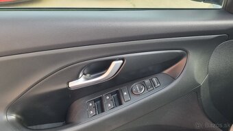 Hyundai i30 CW 1,5 TGDI Family, 117kw, AT/7 - 15