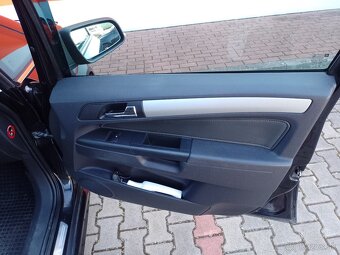 Predám Opel Zafira 1.9.diesel 110kw r.v.2009 - 15