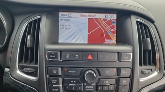 Opel Cascada 1,6T Cosmo 125kw M6 cabrio - 15