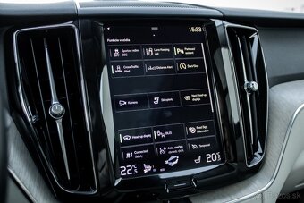 Volvo XC60 T6 Inscription 228kw 4x4 2018 / možný odpočet DPH - 15