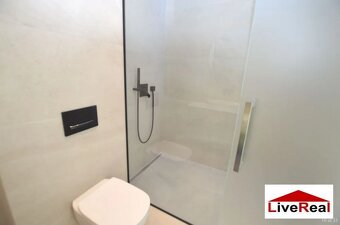 SUKOŠAN, VILA NA PLÁŽI S BAZÉNOM - 15