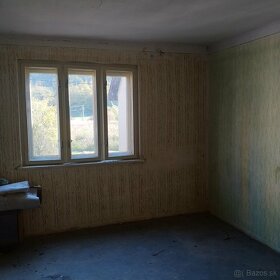 Rodinný dom 1+3, ústredné kúrenie, garáž, záhrada - 15