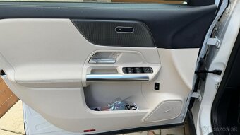 Mercedes-Benz GLA 200 D - 15
