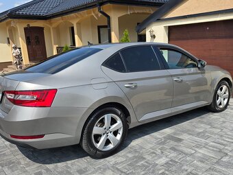 Predám Škoda Superb 1.6 TDI 88kw M6 - 15