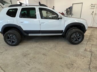 Dacia Duster 1.5dCi 81KW 4x4 1.MAJ TEMPOMAT 2xALU TAŽNÉ ZAŘ. - 15
